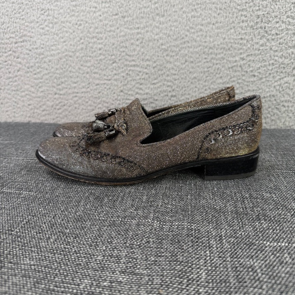 Stuart Weitzman Loafers Womens 8 M Metallic Bronze Gold Wingtip Tassel Shoes Spa